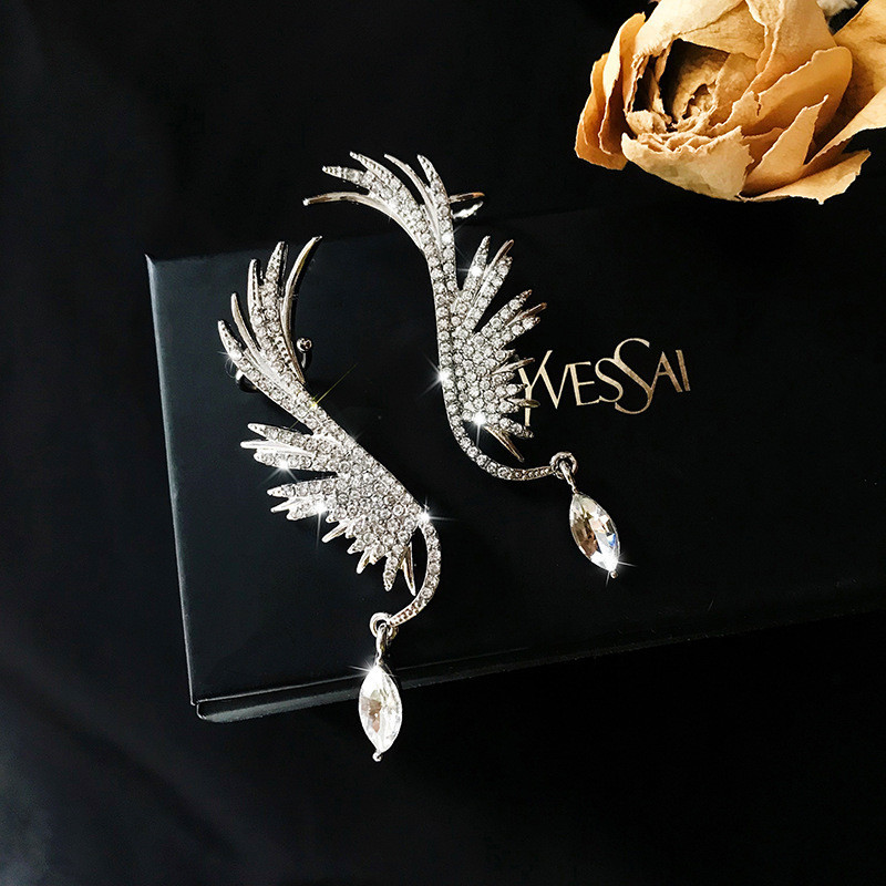 Luxury Angel Wing Earrings Studs Women Ear Bone Clips Full Diamond Charm Earrings European American Temperament Earrings, Golden
Luxury Angel Wing Earrings Studs Women Ear Bone Clips Full Diamond Charm Earrings European American Temperament Earrings, Golden