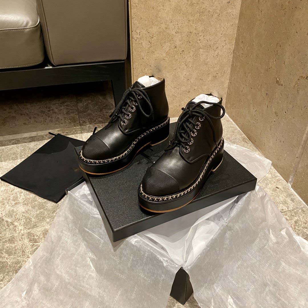 2020Top quality designer Martin boots in winter, luxury women's boots in autumn, top leather designer barefoot boot new designer Martin, Colour1
2020Top quality designer Martin boots in winter, luxury women's boots in autumn, top leather designer barefoot boot new designer Martin, Colour1