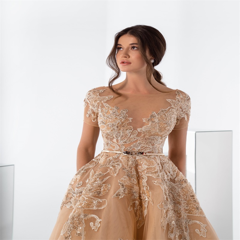 Champagne Prom Dresses Appliqued Lace Sequins Bridesmaid Dress Luxury Party Gowns Sweep Train Special Evening Dresses Custom Made