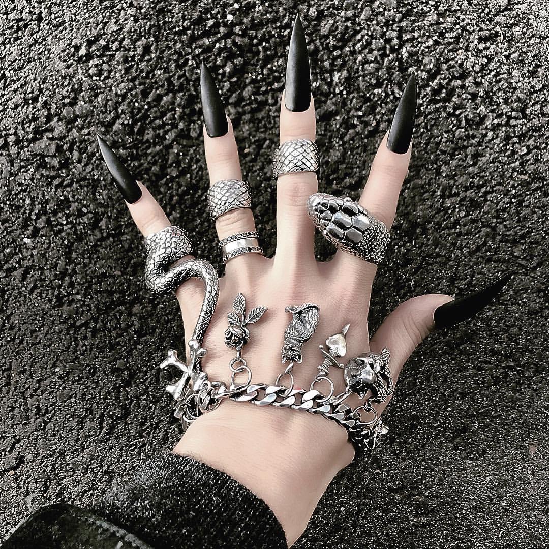 4Pcs/Set Gothic Steampunk Snake Midi Ring Set Vintage Punk Metal Knuckle Joint Rings For Women Jewelry
4Pcs/Set Gothic Steampunk Snake Midi Ring Set Vintage Punk Metal Knuckle Joint Rings For Women Jewelry