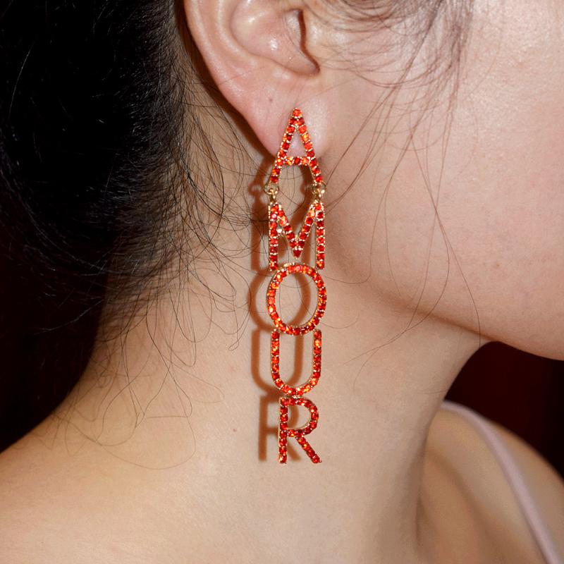 Fashion Brand Red Rhinestone Letters Dangle Earrings for Women Jewelry Pub Club Style Statement Earrings Accessories Wholesale
Fashion Brand Red Rhinestone Letters Dangle Earrings for Women Jewelry Pub Club Style Statement Earrings Accessories Wholesale