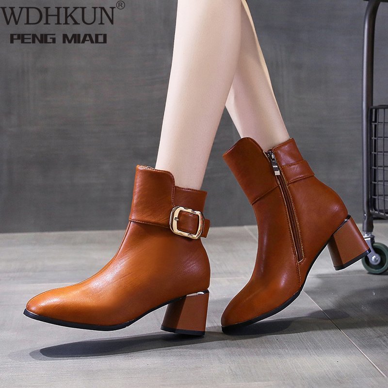 White Black Thick High Heel Ankle Boots Women 2020 Pointed Toe Keep Warm Elegant Short Booties Ladies Ankle Buckle Decoration
White Black Thick High Heel Ankle Boots Women 2020 Pointed Toe Keep Warm Elegant Short Booties Ladies Ankle Buckle Decoration