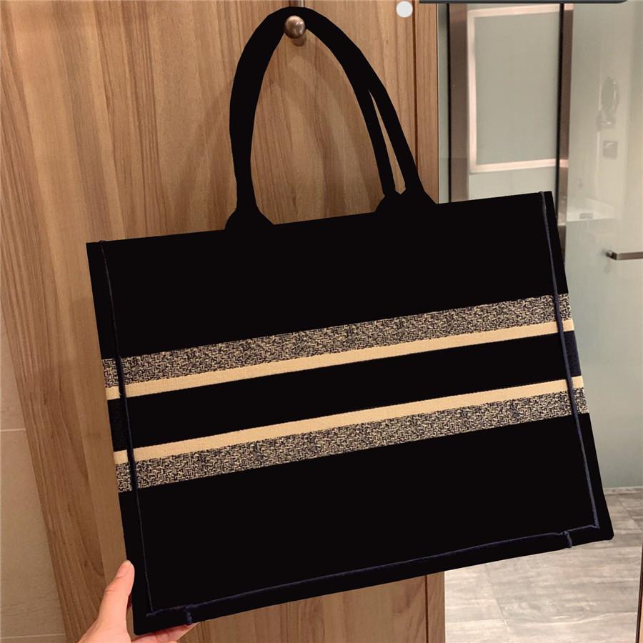 Hot 42MM classic blue black shopping bag embroidery canvas book tote high quality tote bag handbag female shoulder bag
Hot 42MM classic blue black shopping bag embroidery canvas book tote high quality tote bag handbag female shoulder bag