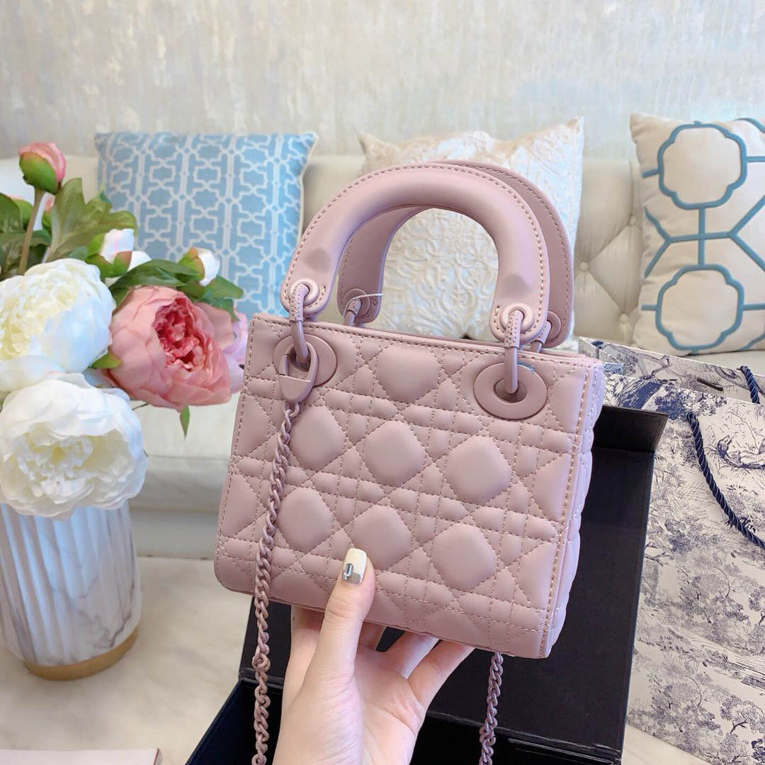 New Designer Luxury Handbags Purses Women Shoulder bag Genuine Leather CrossBody Saddle Handbag High Quality Bag Shoppingbag, With logo
New Designer Luxury Handbags Purses Women Shoulder bag Genuine Leather CrossBody Saddle Handbag High Quality Bag Shoppingbag, With logo