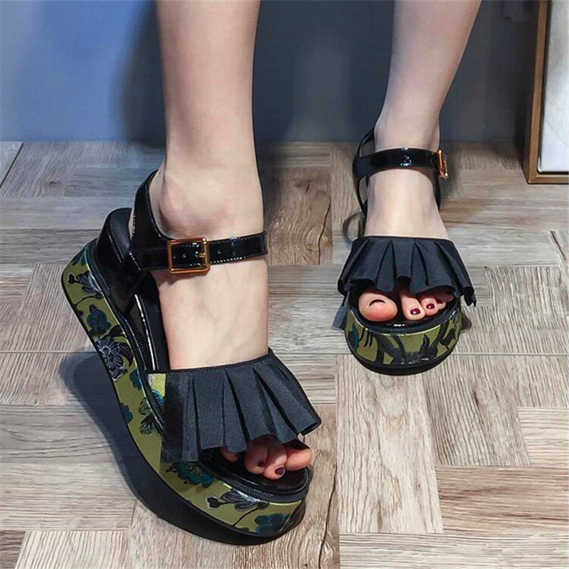 Summer new round toe women's shoes thick bottom flat heel open toe increased thick bottom sandals ladies casual beach shoes, Black
Summer new round toe women's shoes thick bottom flat heel open toe increased thick bottom sandals ladies casual beach shoes, Black