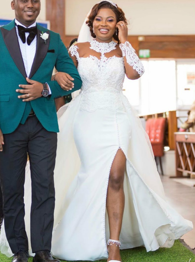 2020 Plus Size Arabic Aso Ebi Lace Beaded Mermaid Wedding Dresses Sheer Neck Bridal Dresses High Split Vintage Wedding Gowns ZJ951, Black
2020 Plus Size Arabic Aso Ebi Lace Beaded Mermaid Wedding Dresses Sheer Neck Bridal Dresses High Split Vintage Wedding Gowns ZJ951, Black