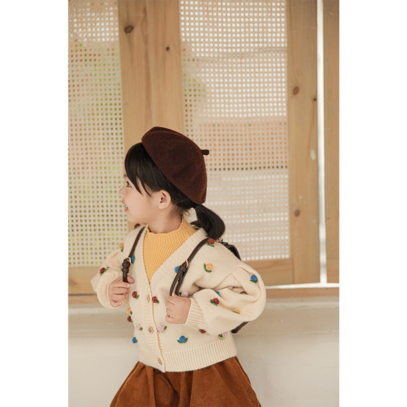 Girls retro fashion stereo flowers small cardigan fall 2020 new cute knitted coat, Beige
Girls retro fashion stereo flowers small cardigan fall 2020 new cute knitted coat, Beige