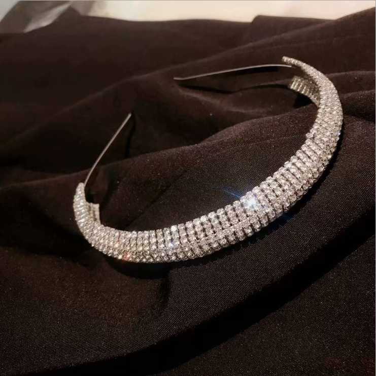 Full diamond crystal headband female thickened sponge headbands non-slip pressure hairbands headwear
Full diamond crystal headband female thickened sponge headbands non-slip pressure hairbands headwear