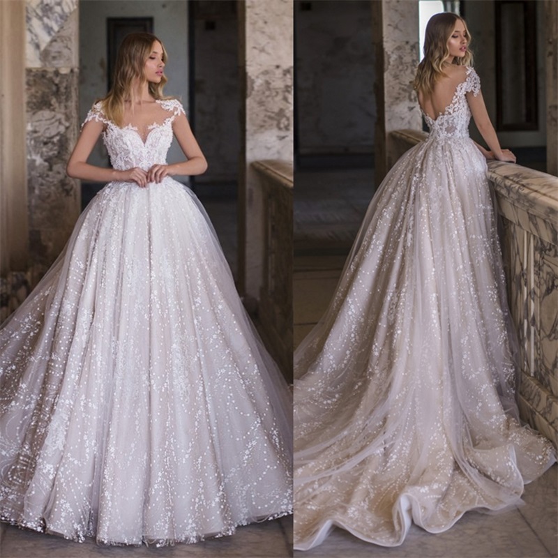 Sexy Backless Wedding Dresses Glitter Beads Lace Applique Puffy Tulle Bridal Gown Vintage Custom Made Sweep Train Wedding Dress