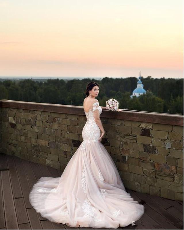 Gorgeous Blush Pink Mermaid Wedding Dresses Elegant Off Shoulder Appliqued Tulle Trumpet Bridal Gowns With Lace -Up Back Z45 0510