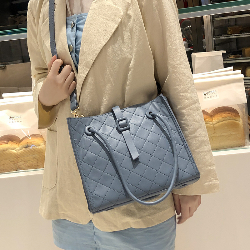 Fashion Leather Luxury Handbags Women Bags Designer Woman Messenger Shoulder Crossbody Bags For Women 2020 Sac A Main, White
Fashion Leather Luxury Handbags Women Bags Designer Woman Messenger Shoulder Crossbody Bags For Women 2020 Sac A Main, White