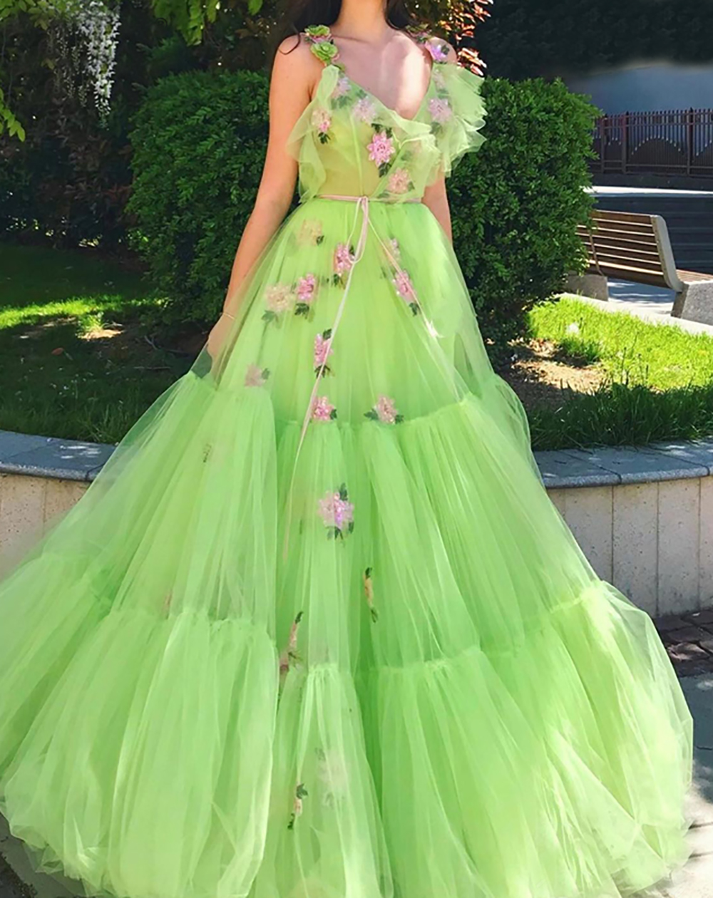 Light Green Prom Dresses V-Neck Flowers Straps Tulle Party Maxys Long Prom Party Gown Evening Dresses Robe De Soiree