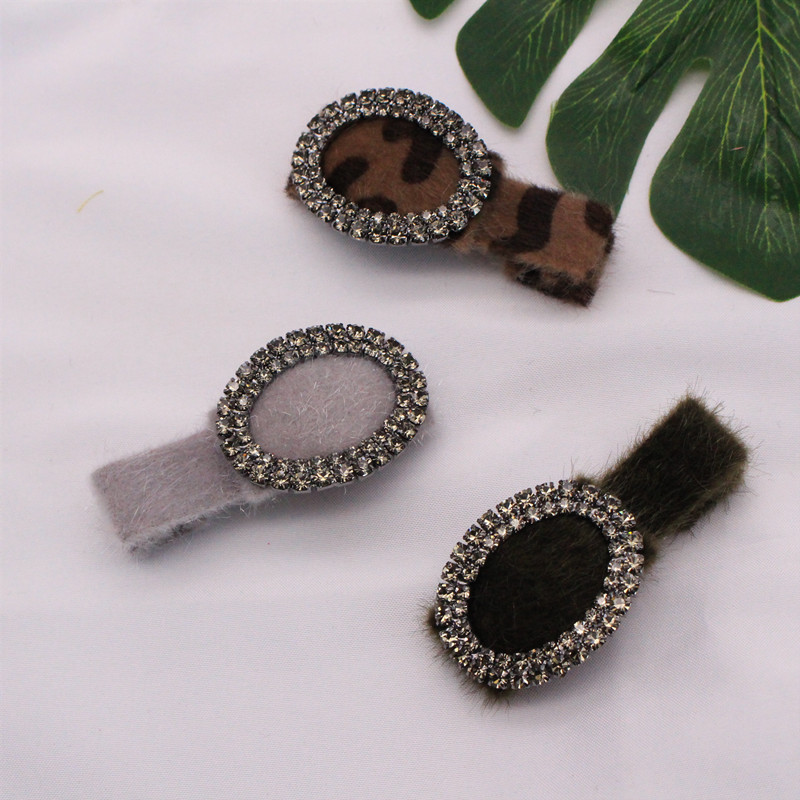 2020 New Fashion Hairpin Wild Leopard Print Solid Color Rhinestone Duckbill Clip Hair Accessory
2020 New Fashion Hairpin Wild Leopard Print Solid Color Rhinestone Duckbill Clip Hair Accessory