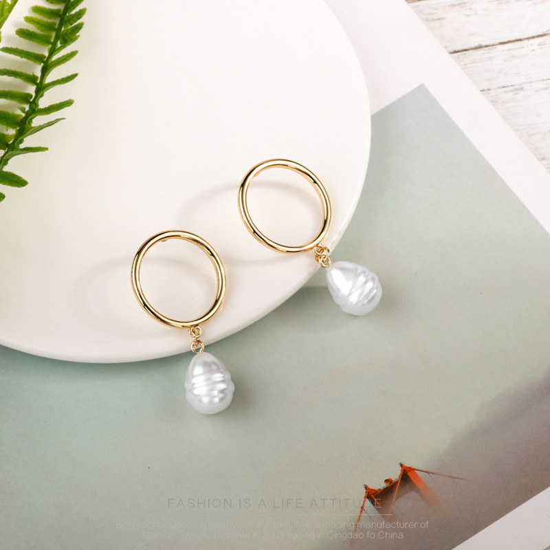 AprilGrass Brand Fashion Hoop Earrings for Women Geometric Circle Loop Earring Real Natural Freshwater Pearl Earrings Wedding Jewelry
AprilGrass Brand Fashion Hoop Earrings for Women Geometric Circle Loop Earring Real Natural Freshwater Pearl Earrings Wedding Jewelry