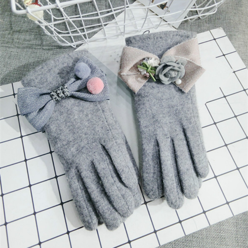 New Korean touch screen gloves wool bow warm knitted women spring winter gloves thick Cashmere mittens
New Korean touch screen gloves wool bow warm knitted women spring winter gloves thick Cashmere mittens