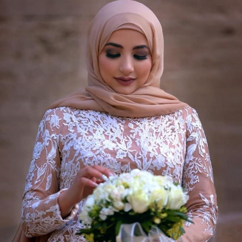 Luxury Muslim Ball Gown Wedding Dresses Champagne And White Piping High Neck Long Sleeves Appliqued Lace Bridal Gowns Arabic Wedding Dress
