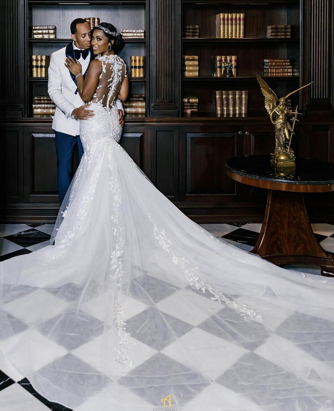 New Elegant African Mermaid Wedding Dresses Sheer Neck Lace Appliques Bridal Gowns Illusion Zipper Back Wedding Vestido De Noiva