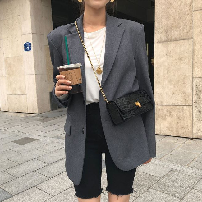 Korean Grey Women Blazer 2020 Casual Loose Blazers Lady Office Work Suit Pockets Jackets Coat Female Streetwear Vintage Blazer, Gray
Korean Grey Women Blazer 2020 Casual Loose Blazers Lady Office Work Suit Pockets Jackets Coat Female Streetwear Vintage Blazer, Gray