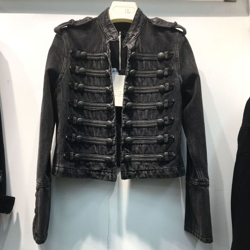 2020 new slim and handsome style double row button splicing short denim coat top for women, Black
2020 new slim and handsome style double row button splicing short denim coat top for women, Black