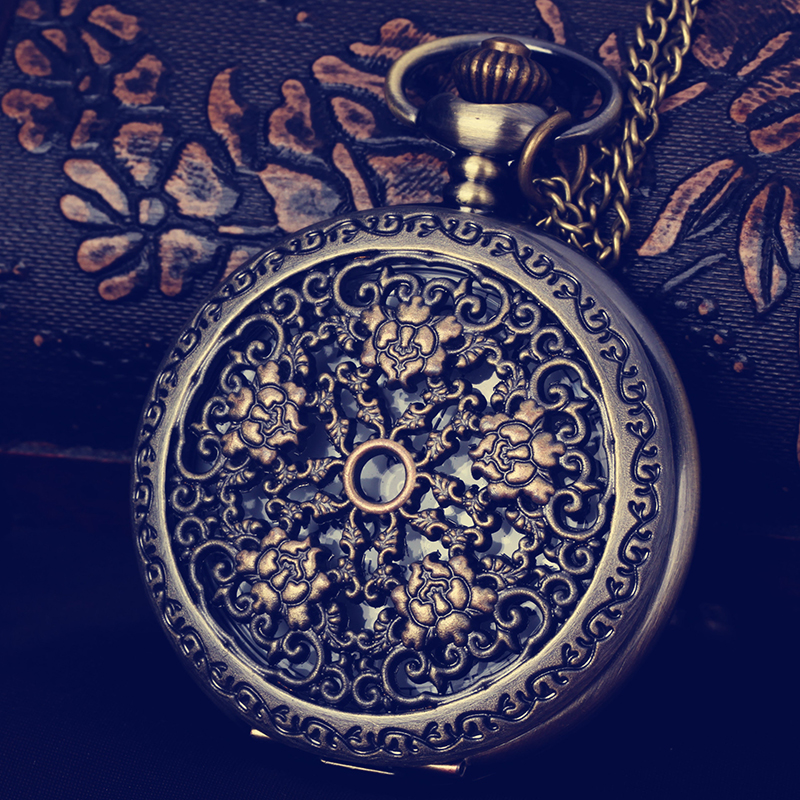 Antique Wolf Hollow Quartz Pocket Watch Bronze Color Animal Vine Fob Pendant Waist Chain Clock Men Women Watches Fob Chain Male9723907