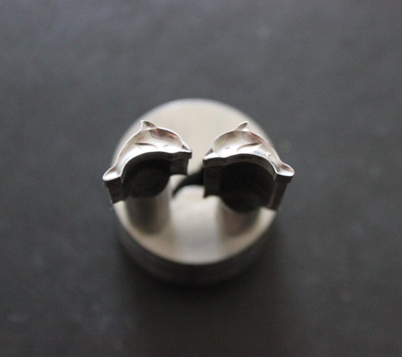 Brand New Dolphin Milk Candy Tablet Die Press Die Candy Punch Set Custom Punch Customization Cast Press For Tablet TDP Machine
Brand New Dolphin Milk Candy Tablet Die Press Die Candy Punch Set Custom Punch Customization Cast Press For Tablet TDP Machine