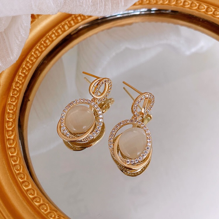 Geometric Square Cat's Eye Earrings Temperament Versatile New Fashion Earrings Korean Net Red Earrings Wholesale Accessories, Golden
Geometric Square Cat's Eye Earrings Temperament Versatile New Fashion Earrings Korean Net Red Earrings Wholesale Accessories, Golden