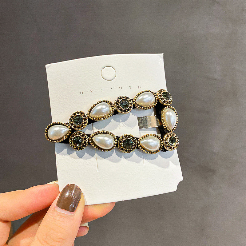 South Korea Online Celebrity Geometry Pearl Barrettes Man-made Diamond BB Clip Retro Elegant Side Clip Bang French Elegant
South Korea Online Celebrity Geometry Pearl Barrettes Man-made Diamond BB Clip Retro Elegant Side Clip Bang French Elegant