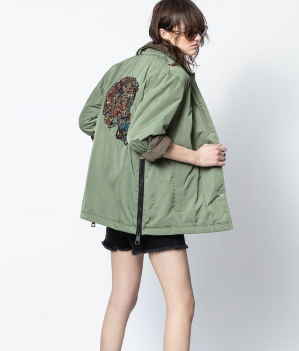 2020 Army Green Jacket Shirt Collar Front Patch Long Sleeves Back Skull Snake Embroidered Fashion coat
2020 Army Green Jacket Shirt Collar Front Patch Long Sleeves Back Skull Snake Embroidered Fashion coat
