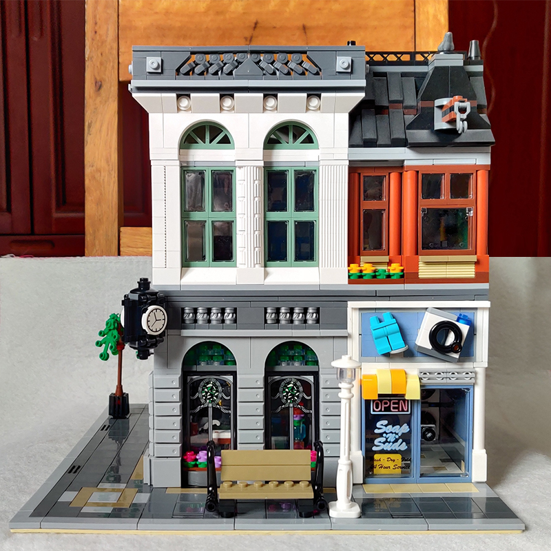 In Stock 15001 Brick Bank Creator Series City Street Model 2413Pcs Building Blocks Bricks Toys 10251 Gift For Children
In Stock 15001 Brick Bank Creator Series City Street Model 2413Pcs Building Blocks Bricks Toys 10251 Gift For Children