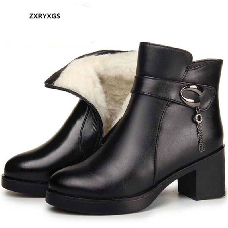 2020 New Classic Top Full Cowhide One Fur Full Wool Boots Snow Shoes Warm Cotton Boots Women's Winter Large Size, Black
2020 New Classic Top Full Cowhide One Fur Full Wool Boots Snow Shoes Warm Cotton Boots Women's Winter Large Size, Black
