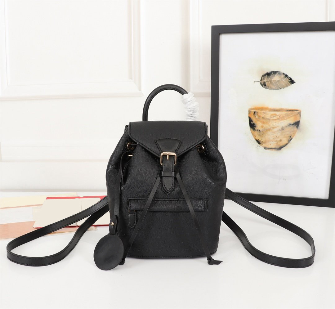 New Genuine Leather Backpack Flower symmetry women mini backpack Fashion Bags High quality Women Totes Wholesale Women bags Free shipping
New Genuine Leather Backpack Flower symmetry women mini backpack Fashion Bags High quality Women Totes Wholesale Women bags Free shipping