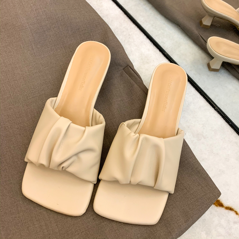 Fashion Soft Leather Beach Slippers Women Summer 2020 Comfort Soft Flat with Sandals Woman Square Toe Flip Flops Mujer, Beige
Fashion Soft Leather Beach Slippers Women Summer 2020 Comfort Soft Flat with Sandals Woman Square Toe Flip Flops Mujer, Beige