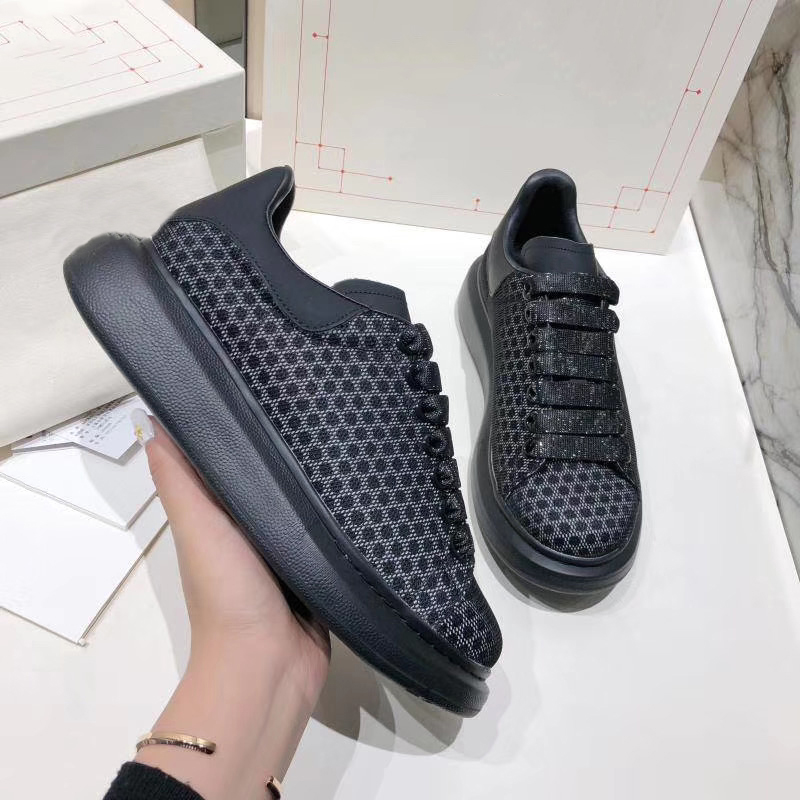 Men 3M Reflective Sneakers Women Platform Oversized Sneakers Grid Lace-up Calf Leather Trainers Outdoor Flat Running Shoes With Box, Color 39
Men 3M Reflective Sneakers Women Platform Oversized Sneakers Grid Lace-up Calf Leather Trainers Outdoor Flat Running Shoes With Box, Color 39