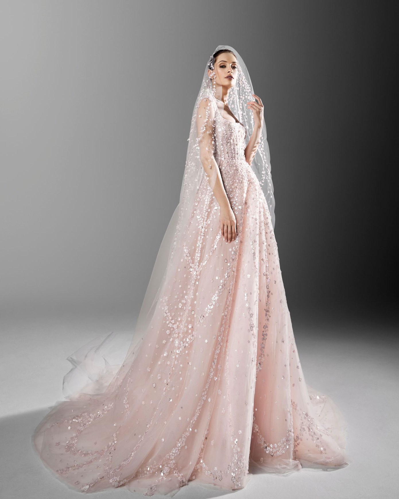 Pink Wedding Dresses Suqare Neck Sleeveless Sequins Appliques Tulle Custom Made Wedding Dress Sweep Train Robes De Mariée
