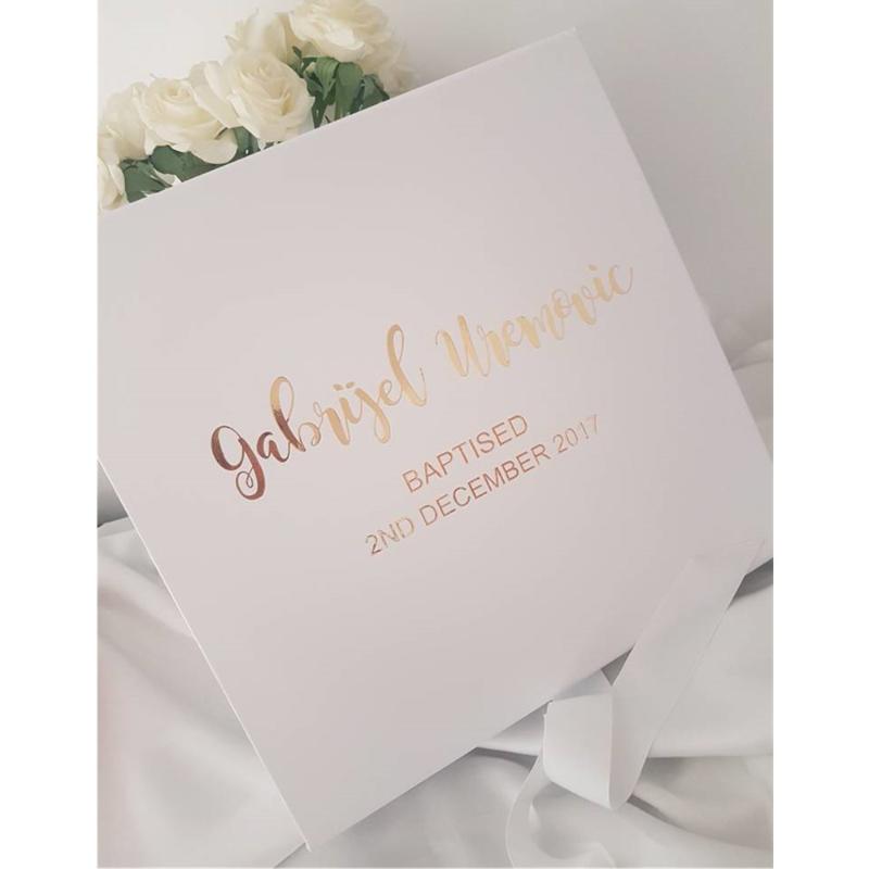 Foil gold bridesmaid box custom elegant bow welcome thank you gift boxes birthday gift box flower girl wedding proposal
Foil gold bridesmaid box custom elegant bow welcome thank you gift boxes birthday gift box flower girl wedding proposal