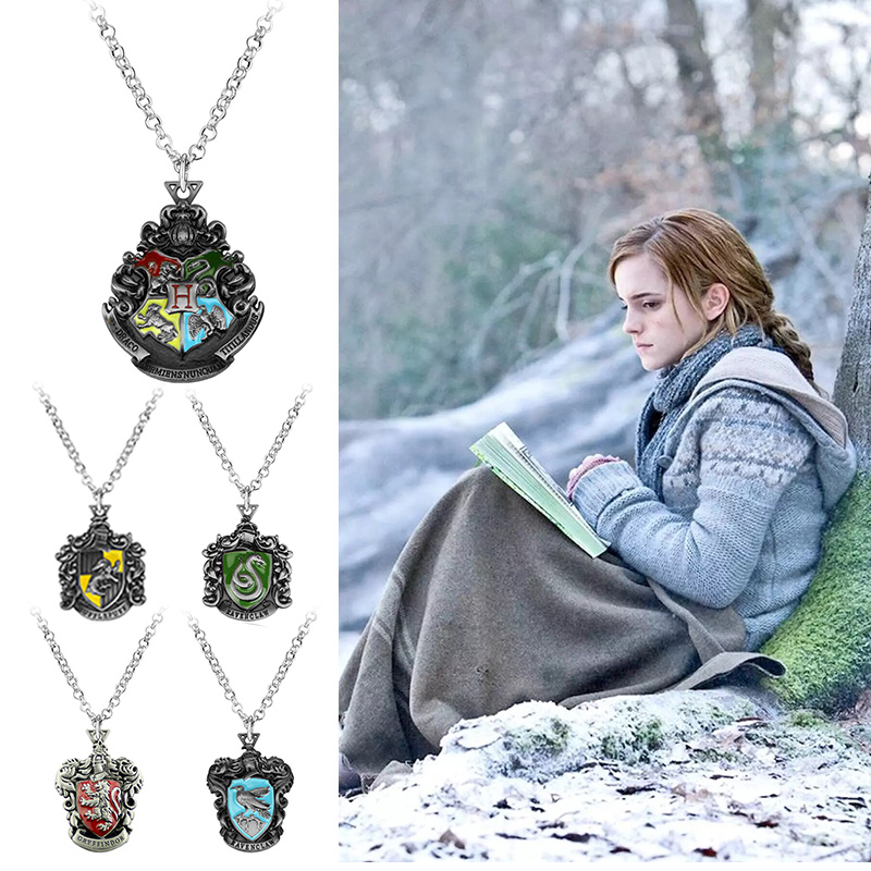 Hogwarts Slytherin Ravenclaw Hufflepuff School Badge Pendant Necklace Fans Souvenir Gifts
Hogwarts Slytherin Ravenclaw Hufflepuff School Badge Pendant Necklace Fans Souvenir Gifts
