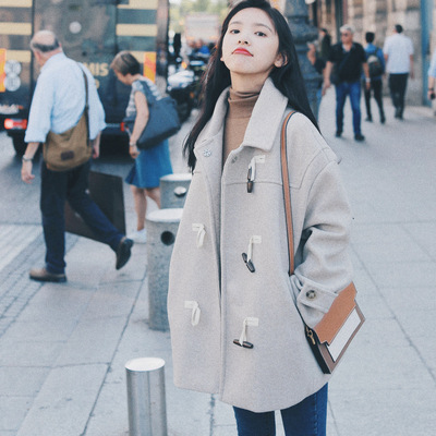 Autumn and Winter European New Women Horn Button Single Breasted Loose Woolen Coat Fashion Streetwear 2020, Blue
Autumn and Winter European New Women Horn Button Single Breasted Loose Woolen Coat Fashion Streetwear 2020, Blue