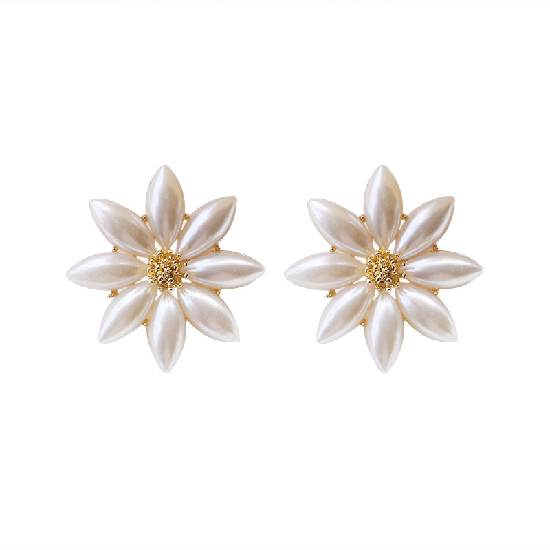 S925 silver needle pearl earrings retro niche temperament pearl super fairy high-quality large flower earrings
S925 silver needle pearl earrings retro niche temperament pearl super fairy high-quality large flower earrings