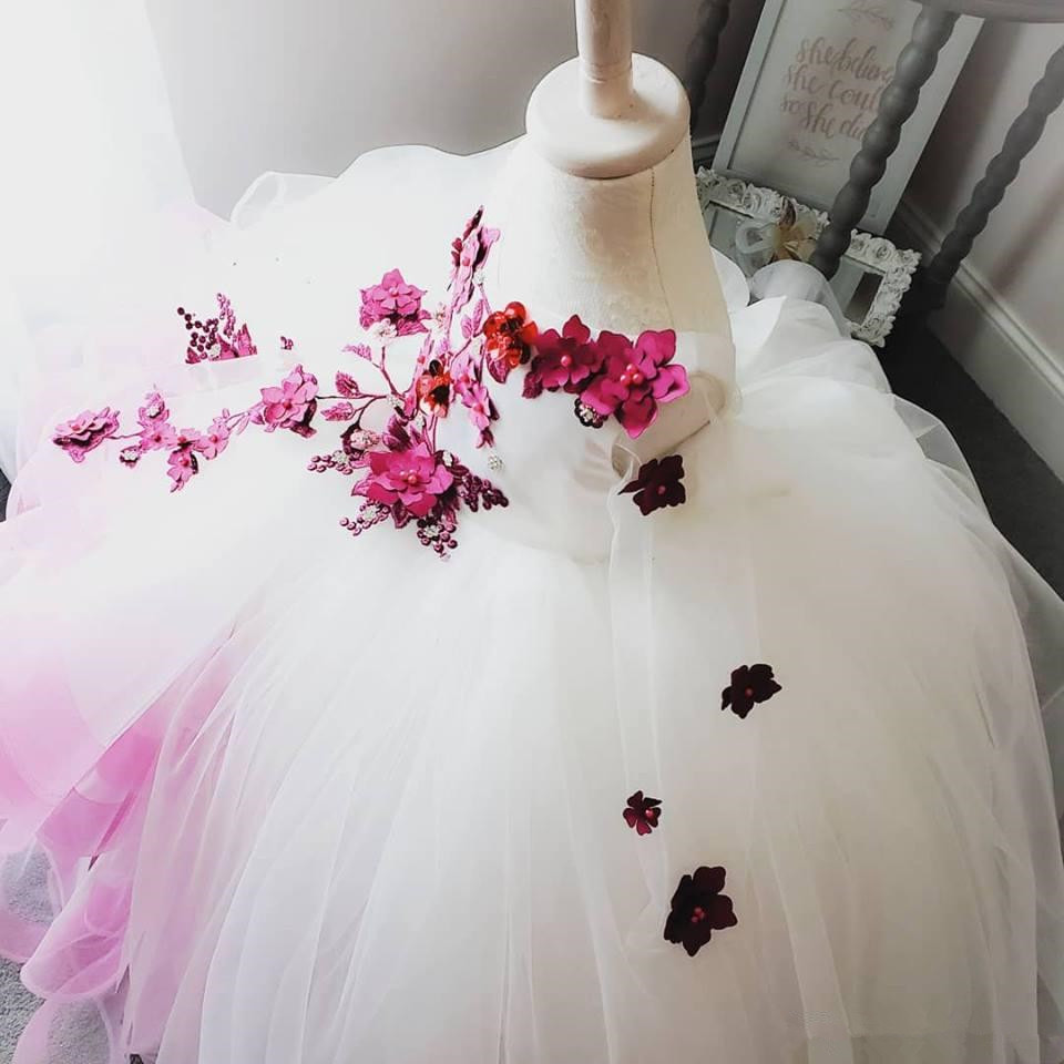 Stunning Lace Pearls Flowers Flower Girl Dresses Hand Made Flowers Little Girl Wedding Dresses Vintage Pageant Dresses Gowns