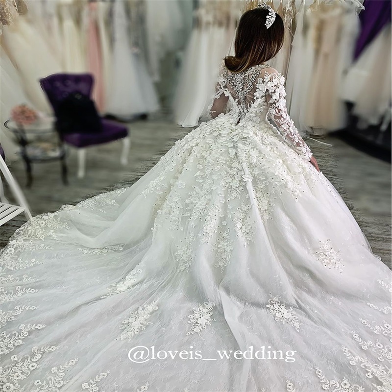 Real Picture 2021 Luxury A-line Chapel Wedding Dresses Long Sleeves Appliqued Lace Sequins Beads Crystals Bridal Gown Church Wedding Dress