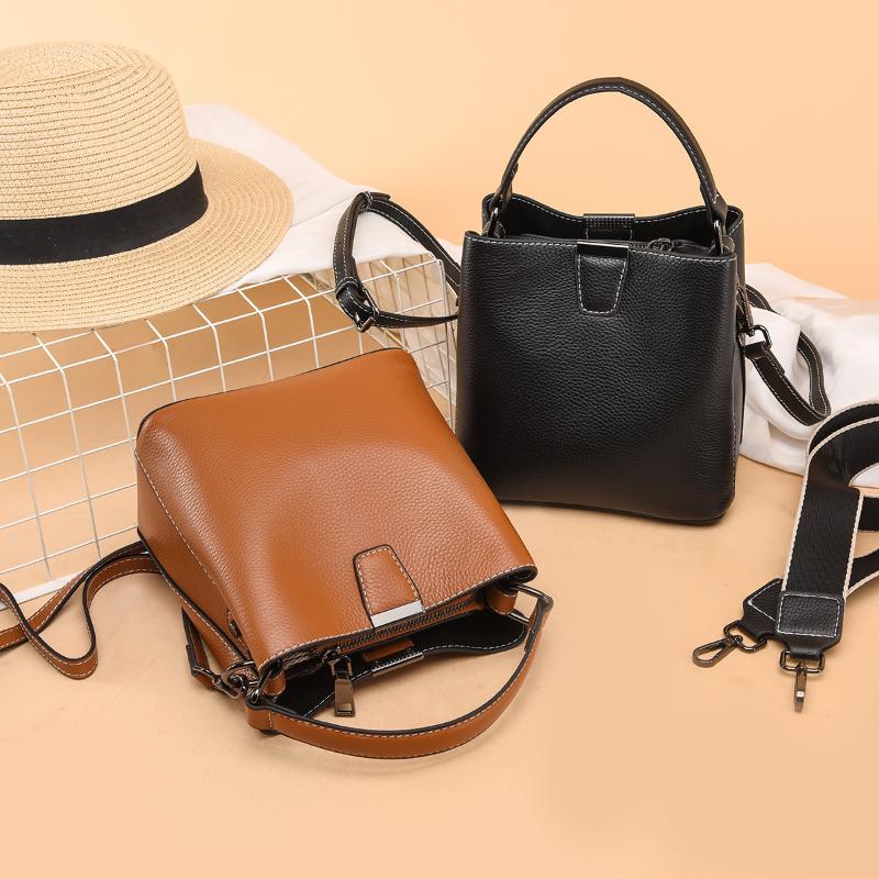 New Style Women's Fashion Handbag Casual Messenger Bag Korean Style Shoulder Bag Large Capacity Simple All-match Handbag, Black
New Style Women's Fashion Handbag Casual Messenger Bag Korean Style Shoulder Bag Large Capacity Simple All-match Handbag, Black