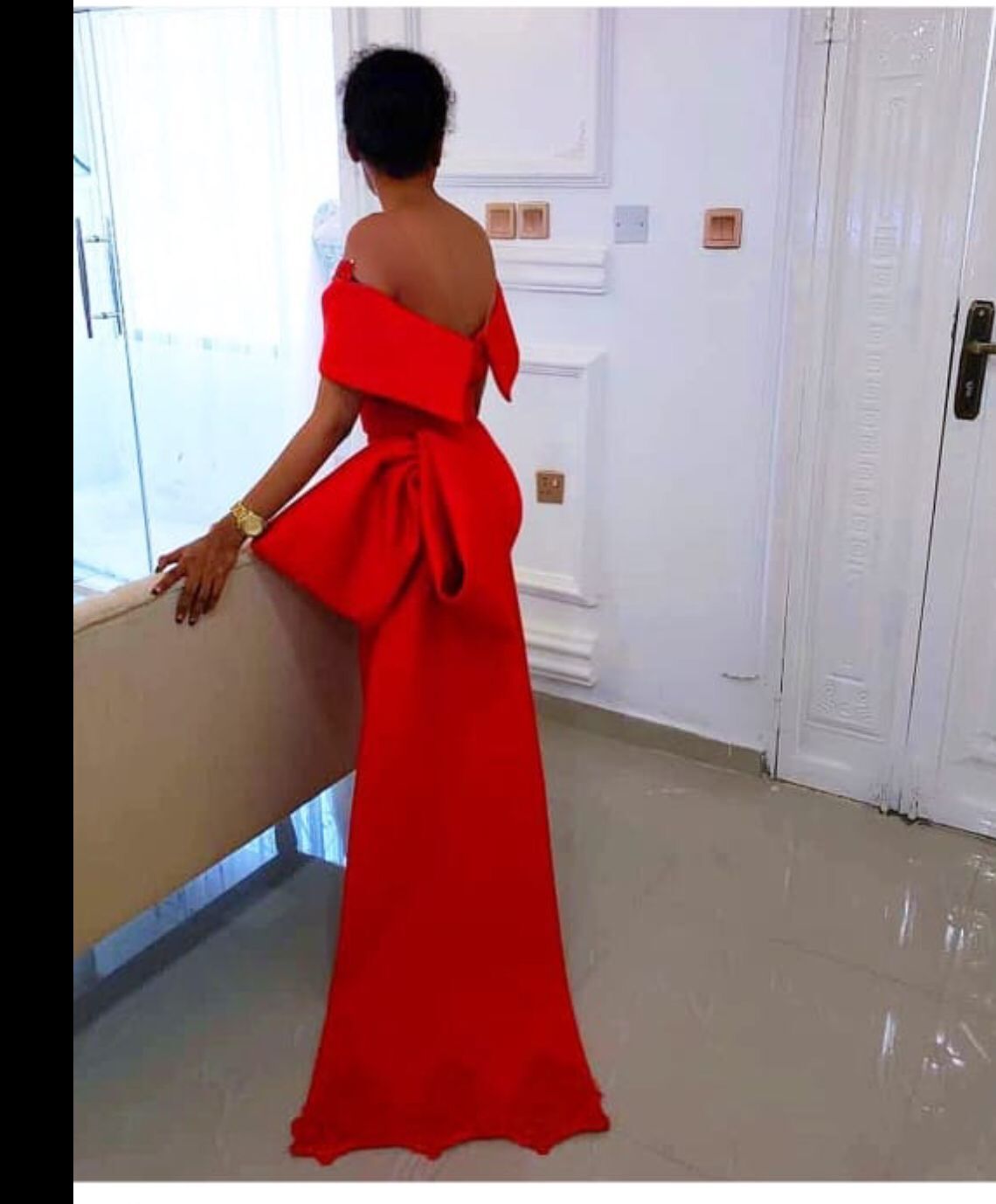 Elegant Red Dresses Evening Wear With Sheer Neck Bow Train Beaded Pearls Satin Prom Party Dress Side Split African Formal Gowns