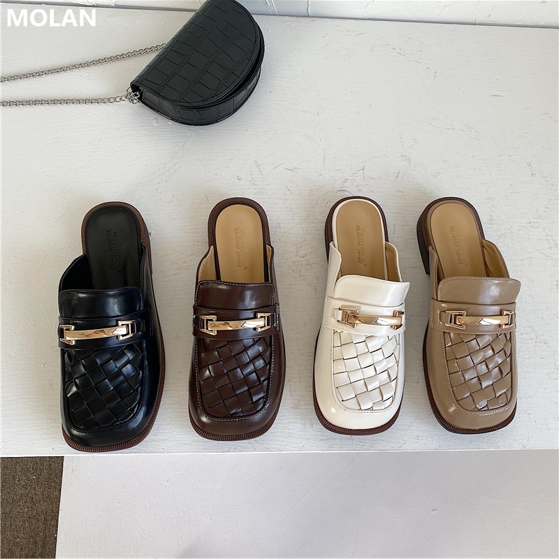 MOLAN Brand Design 2020 Autumn Korean Fashon Luxury Golden Metal Chain Square Toe Good Leather Slippers Slip-on Mules Flip Flops, Black
MOLAN Brand Design 2020 Autumn Korean Fashon Luxury Golden Metal Chain Square Toe Good Leather Slippers Slip-on Mules Flip Flops, Black