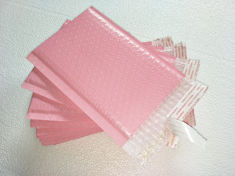 Wholesale 15x20+4cm 100pcs/lot Light pink Poly bubble Mailer envelopes padded Mailing Bag Self Sealing use for gift package
Wholesale 15x20+4cm 100pcs/lot Light pink Poly bubble Mailer envelopes padded Mailing Bag Self Sealing use for gift package