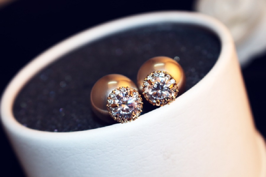 Ins fashion earrings gold white double sided diamond elegant pearl super glittering stud earrings for women girls