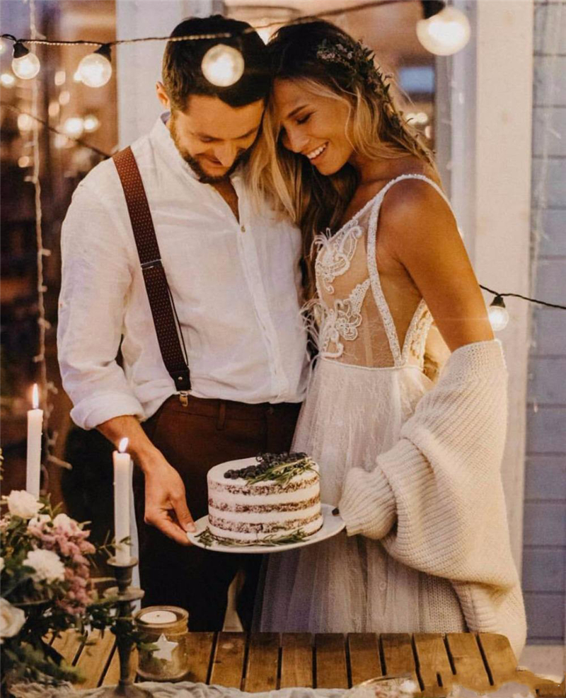 Sexy Beach Wedding Dresses Boho Bridal Gowns Deep V Neck Lace Beading Sweep Train Tulle Sleeveless Open Back Bride Dress Vestidos