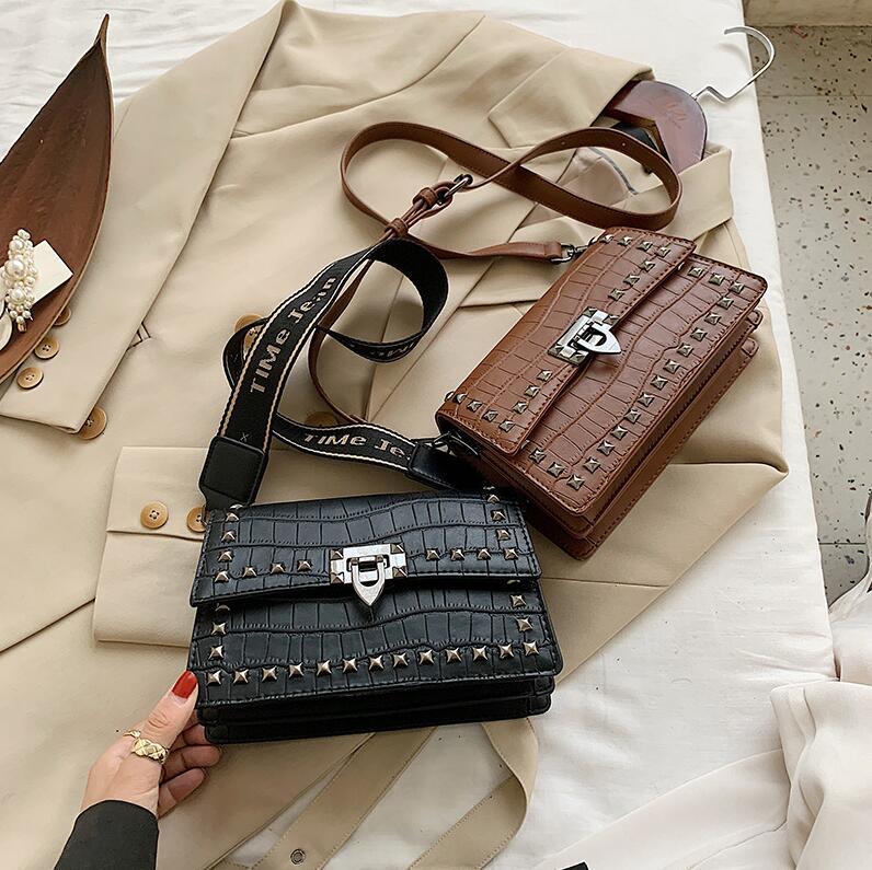 Factory wholesale women bag embossed crocodile leather handbag Stone womens shoulder bags personalized rivet fashion messenger handbags
Factory wholesale women bag embossed crocodile leather handbag Stone womens shoulder bags personalized rivet fashion messenger handbags