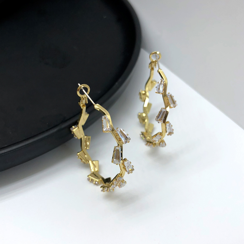 S925 needle Square Glass Earrings New Fashion Jewelry Geometric Metal Round Hoop Earrings For Women Girl Party Gifts Hot Selling
S925 needle Square Glass Earrings New Fashion Jewelry Geometric Metal Round Hoop Earrings For Women Girl Party Gifts Hot Selling