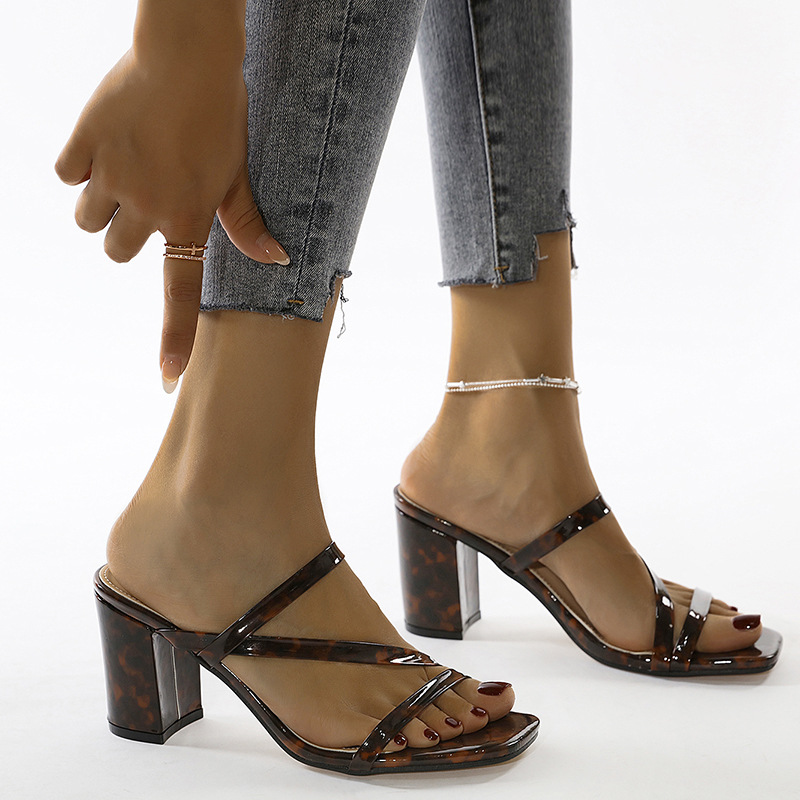 Female Shoes Big Size Square heel Ladies' Slippers Women Heels Rubber Flip Flops 2020 Block High Hawaiian Slides Fabric Basic
Female Shoes Big Size Square heel Ladies' Slippers Women Heels Rubber Flip Flops 2020 Block High Hawaiian Slides Fabric Basic