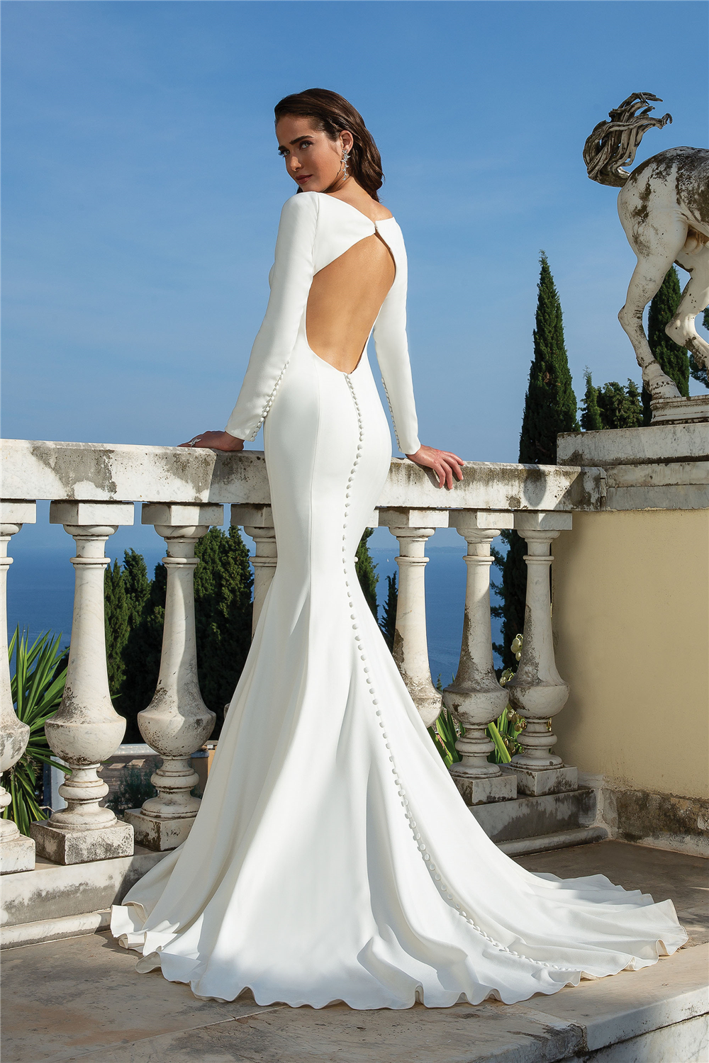 Glamorous White Satin Wedding Dress Plus Size Long Sleeves Backhole Simple Zipper Up With Buttons Mermiad Bridal Dresses